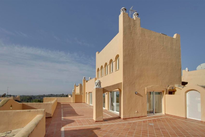 R2779193-Apartment-For-Sale-Elviria-Penthouse-3-Beds-135-Built