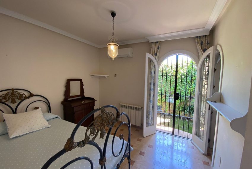 R3606803-Villa-For-Sale-Nagueles-Detached-4-Beds-350-Built-14