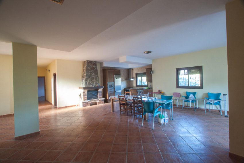 R3909925-Villa-For-Sale-Estepona-Finca-6-Beds-296-Built-11