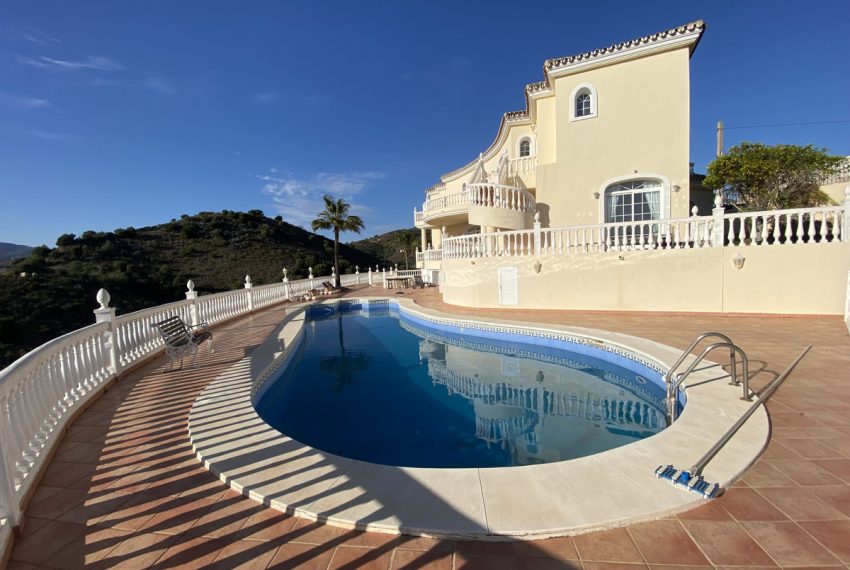 R4002268-Villa-For-Sale-Mijas-Golf-Detached-5-Beds-480-Built-8