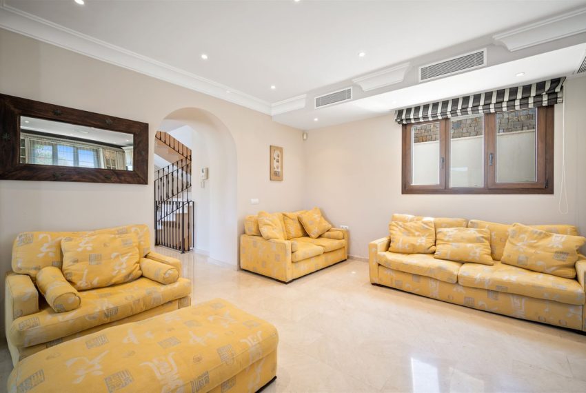 R4061875-Villa-For-Sale-Benahavis-Detached-6-Beds-700-Built-17