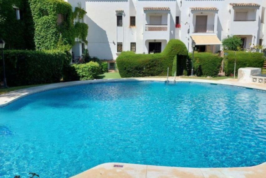 R4076965-Villa-For-Sale-Marbella-Semi-Detached-5-Beds-220-Built-2