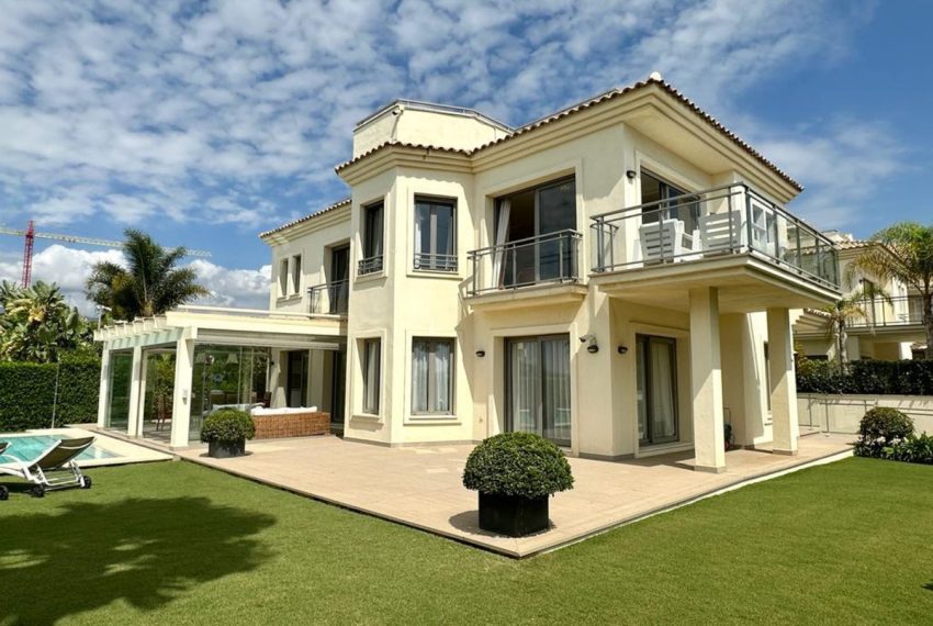 R4178146-Villa-For-Sale-Marbella-Detached-5-Beds-478-Built