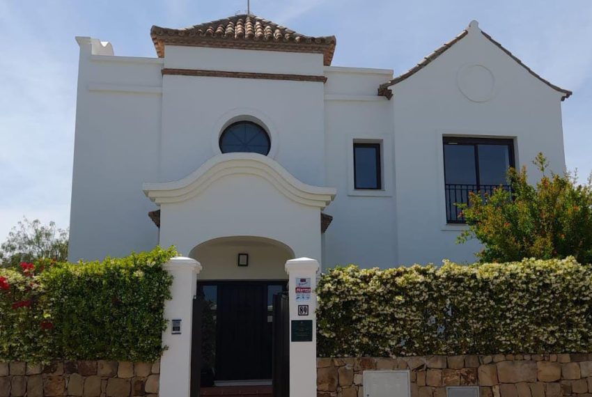 R4199623-Villa-For-Sale-Estepona-Semi-Detached-3-Beds-170-Built-1