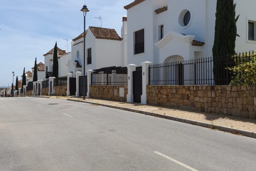 R4199623-Villa-For-Sale-Estepona-Semi-Detached-3-Beds-170-Built-13