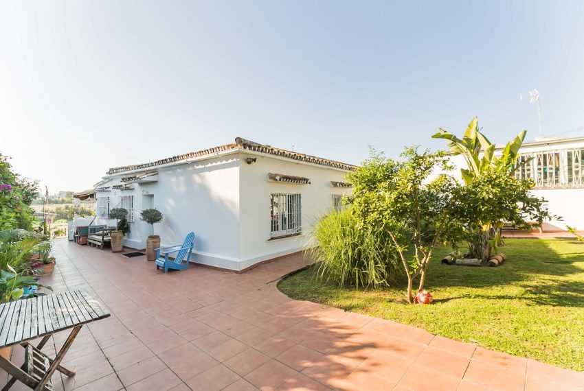 R4243576-Villa-For-Sale-Valle-del-Sol-Detached-4-Beds-242-Built-1