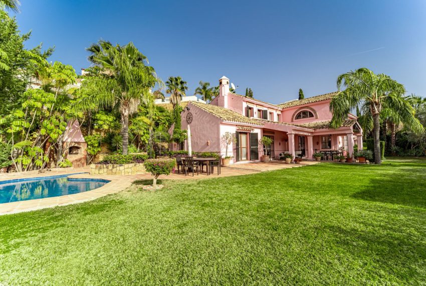 R4265836-Villa-For-Sale-Benahavis-Detached-5-Beds-555-Built-3