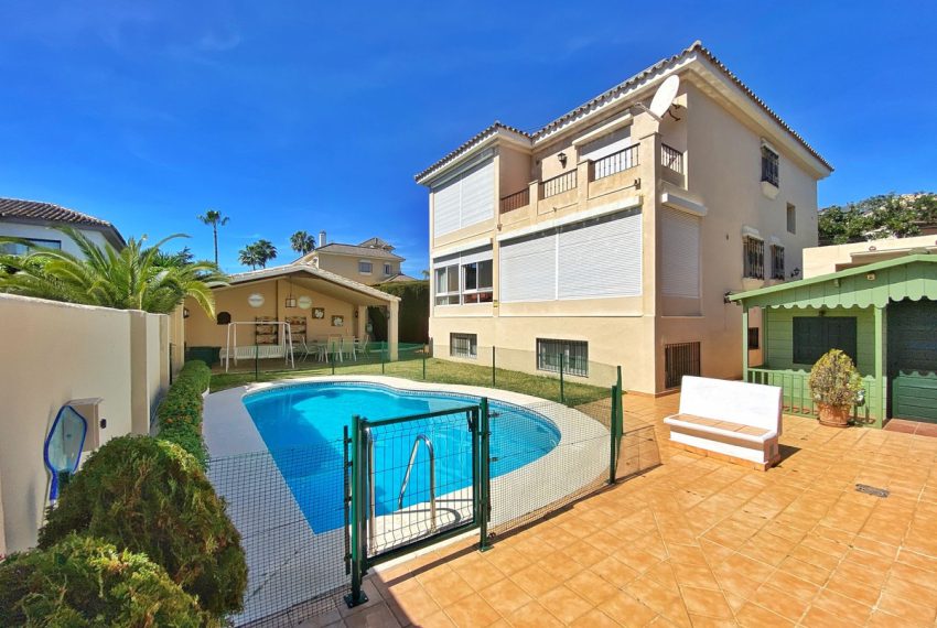 R4269787-Villa-For-Sale-Marbella-Detached-6-Beds-324-Built-6