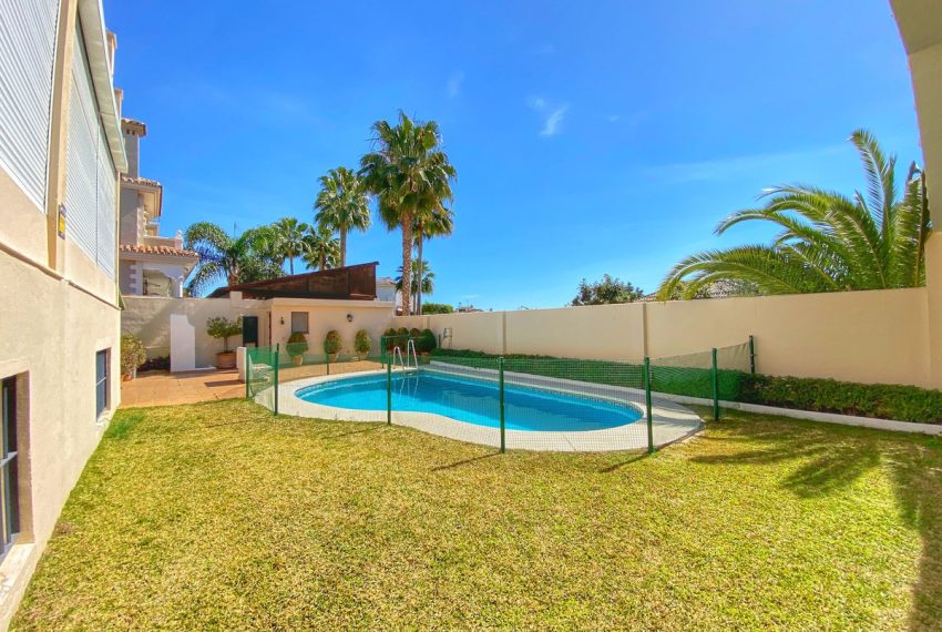 R4269787-Villa-For-Sale-Marbella-Detached-6-Beds-324-Built-7