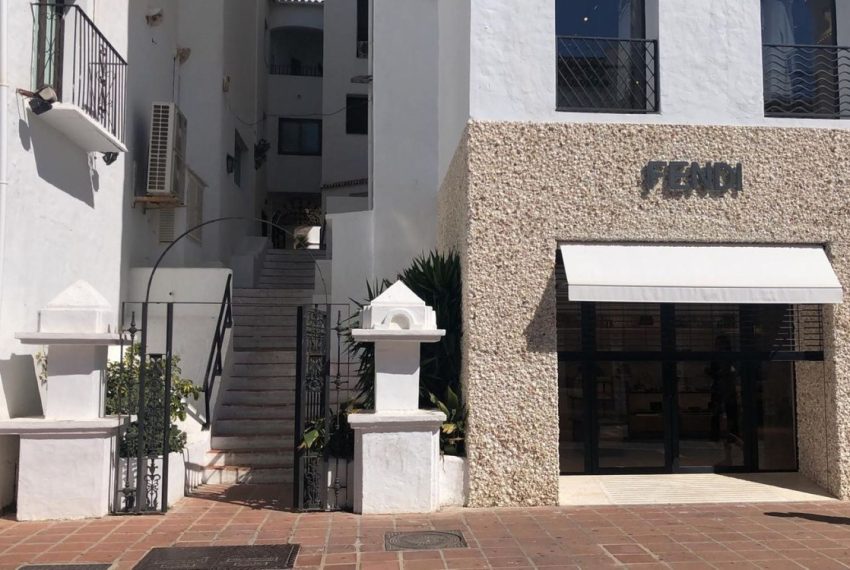 R4290937-Apartment-For-Sale-Puerto-Banus-Middle-Floor-4-Beds-176-Built