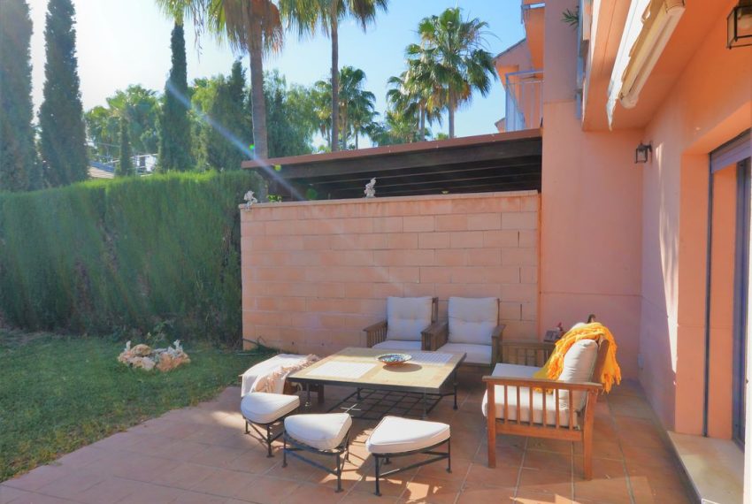 R4317106-Villa-For-Sale-Nueva-Andalucia-Semi-Detached-5-Beds-171-Built-2