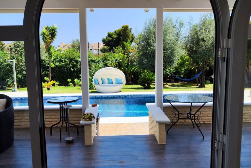 R4349356-Villa-For-Sale-Marbella-Detached-4-Beds-365-Built-16