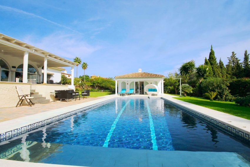 R4349356-Villa-For-Sale-Marbella-Detached-4-Beds-365-Built-6