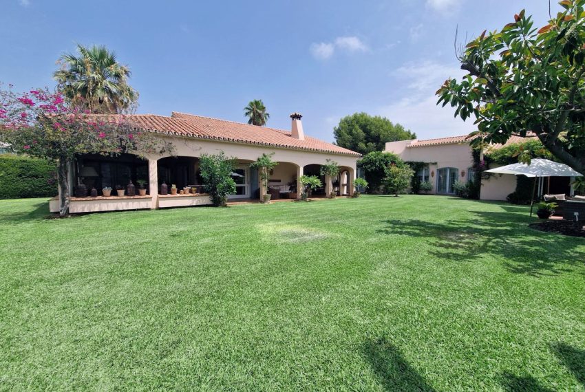 R4378351-Villa-For-Sale-Benahavis-Detached-5-Beds-659-Built-3