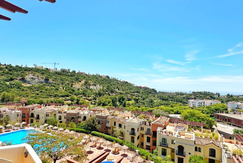 R4431718-Apartment-For-Sale-Los-Arqueros-Penthouse-Duplex-2-Beds-103-Built-2