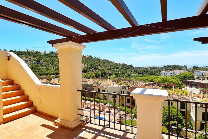 R4431718-Apartment-For-Sale-Los-Arqueros-Penthouse-Duplex-2-Beds-103-Built-3