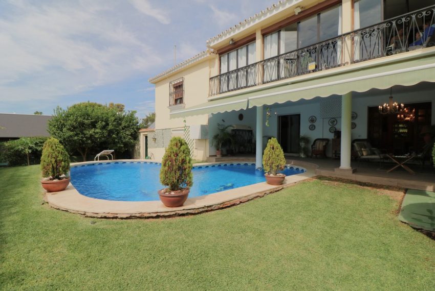 R4437310-Villa-For-Sale-Marbella-Detached-6-Beds-558-Built-19