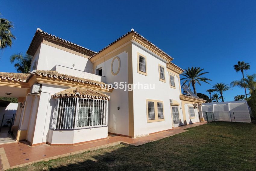 R4440880-Villa-For-Sale-Bel-Air-Detached-5-Beds-260-Built