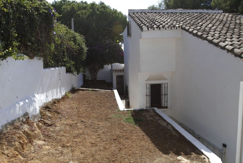 R4445671-Villa-For-Sale-Estepona-Detached-6-Beds-318-Built-16