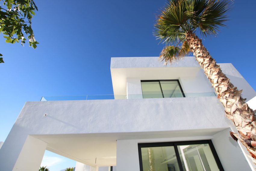 R4568716-Villa-For-Sale-Rio-Real-Detached-4-Beds-250-Built-14