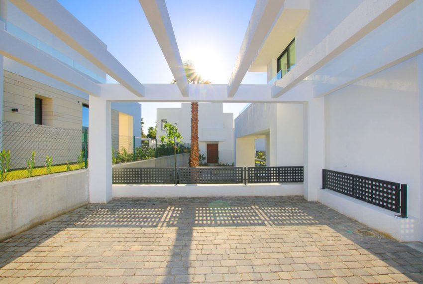 R4568716-Villa-For-Sale-Rio-Real-Detached-4-Beds-250-Built-9