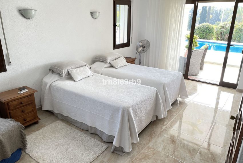 R4673641-Villa-For-Sale-El-Paraiso-Detached-4-Beds-267-Built-15