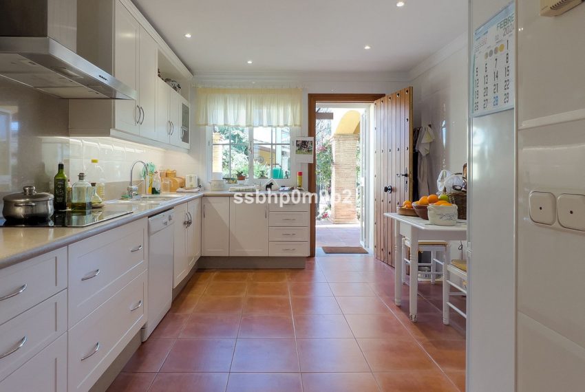 R4678342-Villa-For-Sale-Marbella-Semi-Detached-4-Beds-387-Built-17