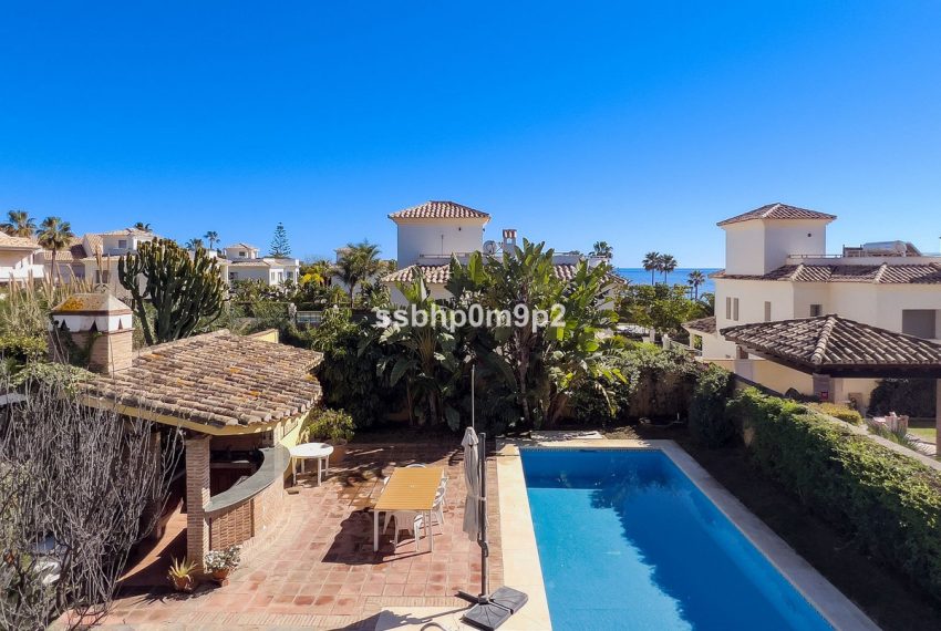 R4678342-Villa-For-Sale-Marbella-Semi-Detached-4-Beds-387-Built-2