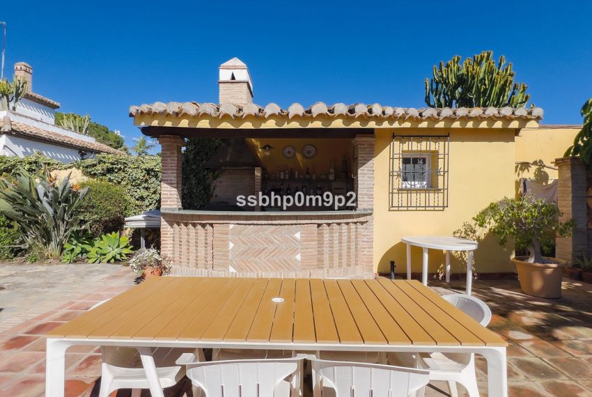 R4678342-Villa-For-Sale-Marbella-Semi-Detached-4-Beds-387-Built-4