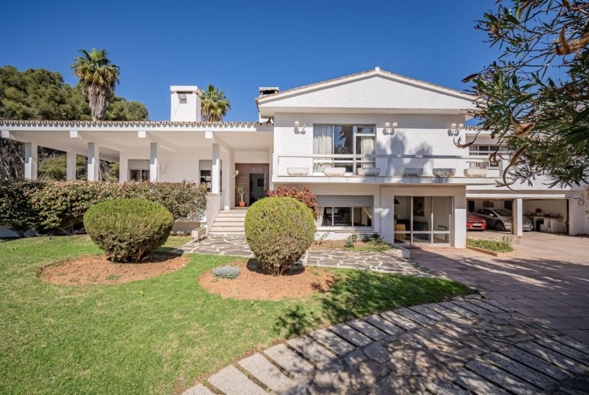 R4706245-Villa-For-Sale-Marbella-Detached-7-Beds-692-Built