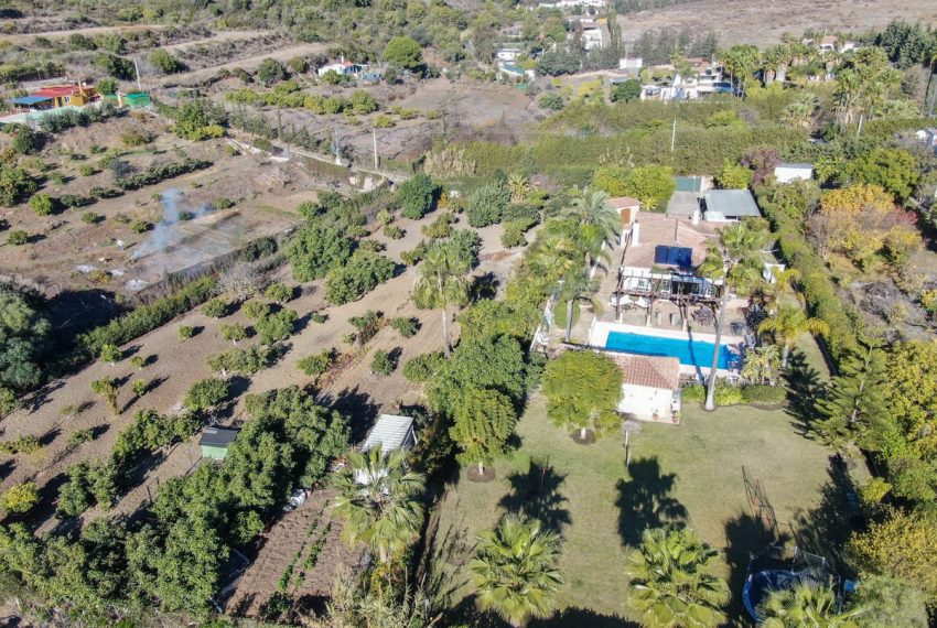 R4715716-Villa-For-Sale-Estepona-Finca-6-Beds-210-Built-2