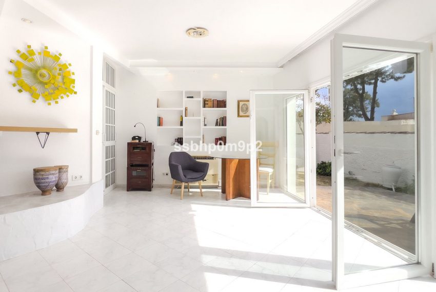 R4722112-Villa-For-Sale-Marbella-Detached-3-Beds-197-Built-1