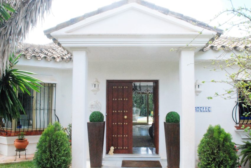 R4726147-Villa-For-Sale-Las-Chapas-Detached-5-Beds-352-Built-1