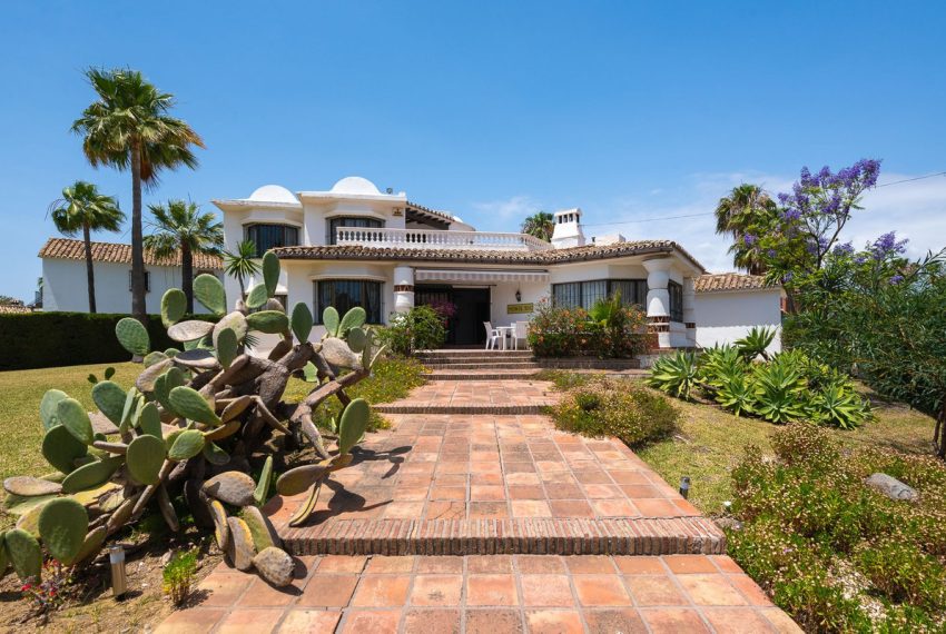 R4746721-Villa-For-Sale-Estepona-Detached-3-Beds-242-Built-1