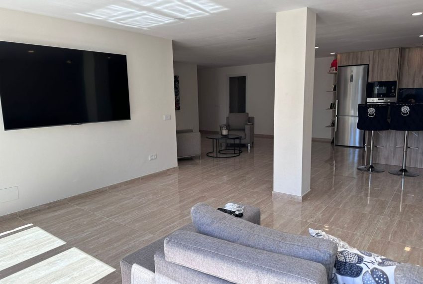 R4760671-Villa-For-Sale-Nueva-Andalucia-Detached-6-Beds-592-Built-6