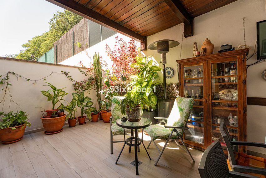 R4819585-Villa-For-Sale-Estepona-Semi-Detached-4-Beds-178-Built-5