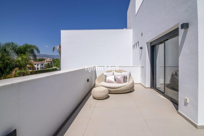 R4820602-Villa-For-Sale-San-Pedro-de-Alcantara-Detached-4-Beds-256-Built-18