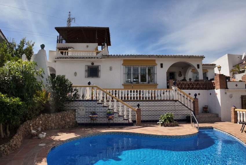 R4821967-Villa-For-Sale-Nueva-Andalucia-Detached-4-Beds-157-Built