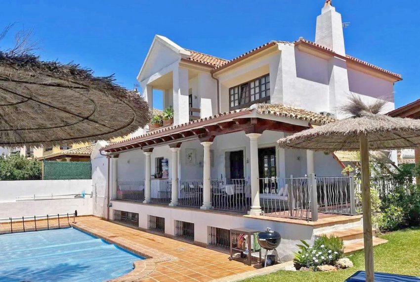 R4830766-Villa-For-Sale-San-Pedro-de-Alcantara-Detached-6-Beds-388-Built