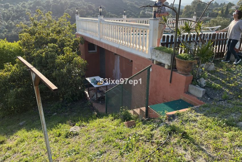 R4839889-Villa-For-Sale-Estepona-Finca-3-Beds-253-Built-10