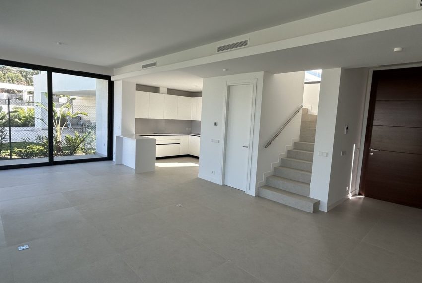 R4850854-Villa-For-Sale-Rio-Real-Detached-4-Beds-200-Built-7