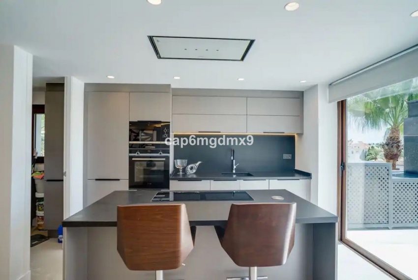 R4857997-Apartment-For-Sale-The-Golden-Mile-Penthouse-Duplex-3-Beds-145-Built-10