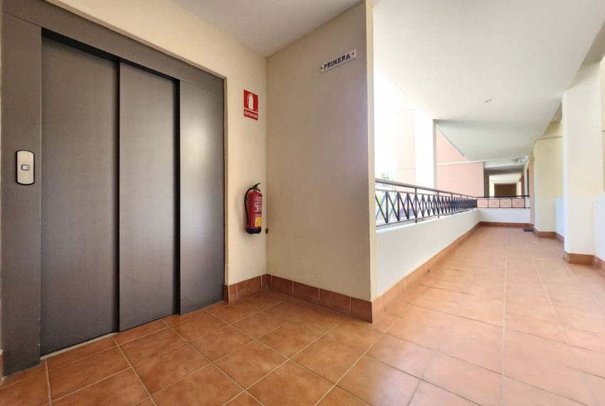 R4858000-Apartment-For-Sale-Nueva-Andalucia-Middle-Floor-3-Beds-117-Built-1