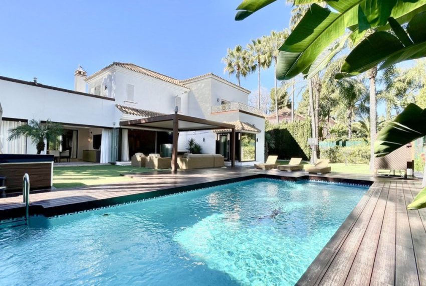 R4867387-Villa-For-Sale-Puerto-Banus-Detached-4-Beds-418-Built