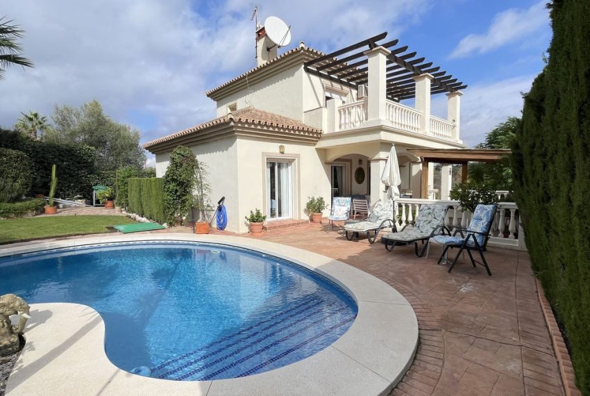 R4871821-Villa-For-Sale-Coin-Detached-2-Beds-200-Built