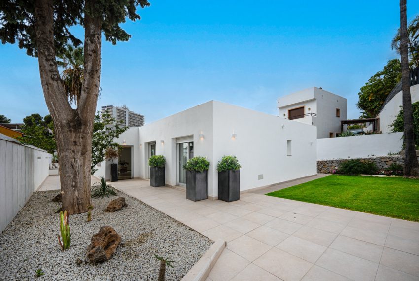 R4876843-Villa-For-Sale-Nueva-Andalucia-Detached-4-Beds-200-Built-19