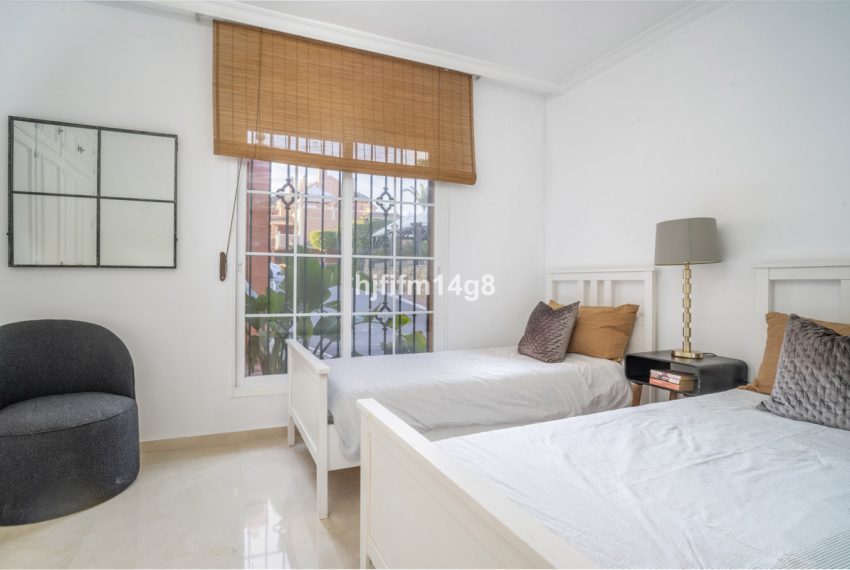 R4885432-Apartment-For-Sale-Nueva-Andalucia-Middle-Floor-4-Beds-233-Built-16