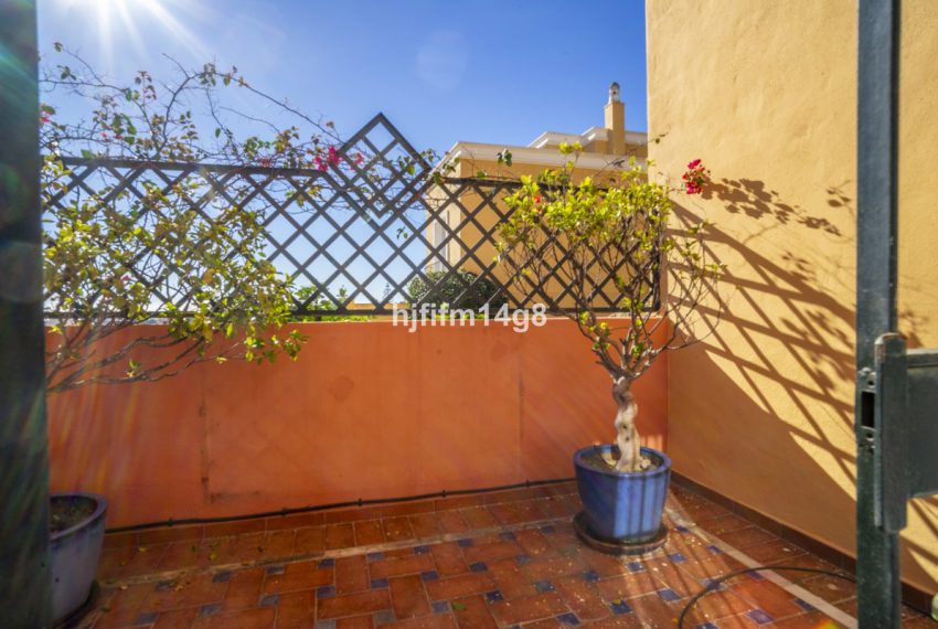 R4891567-Townhouse-For-Sale-Nueva-Andalucia-Terraced-4-Beds-250-Built-13