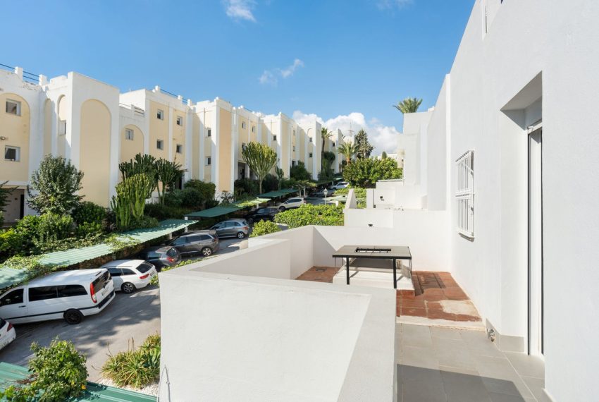 R4892197-Apartment-For-Sale-La-Quinta-Middle-Floor-4-Beds-275-Built-18