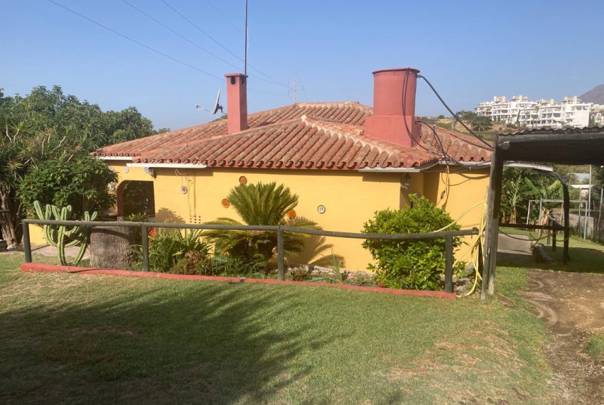 R4893433-Villa-For-Sale-Estepona-Detached-3-Beds-140-Built-1